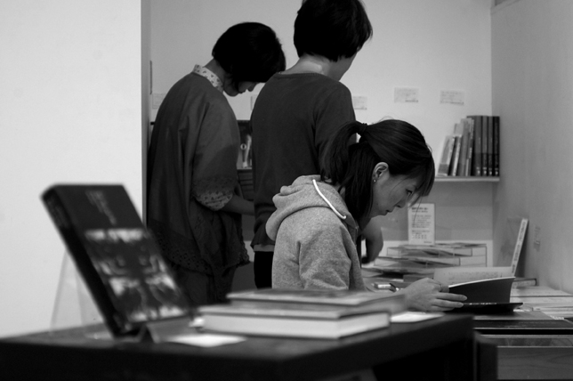 print gallery_本屋の二人本屋の二人_honyanofutari at print gallery tokyo